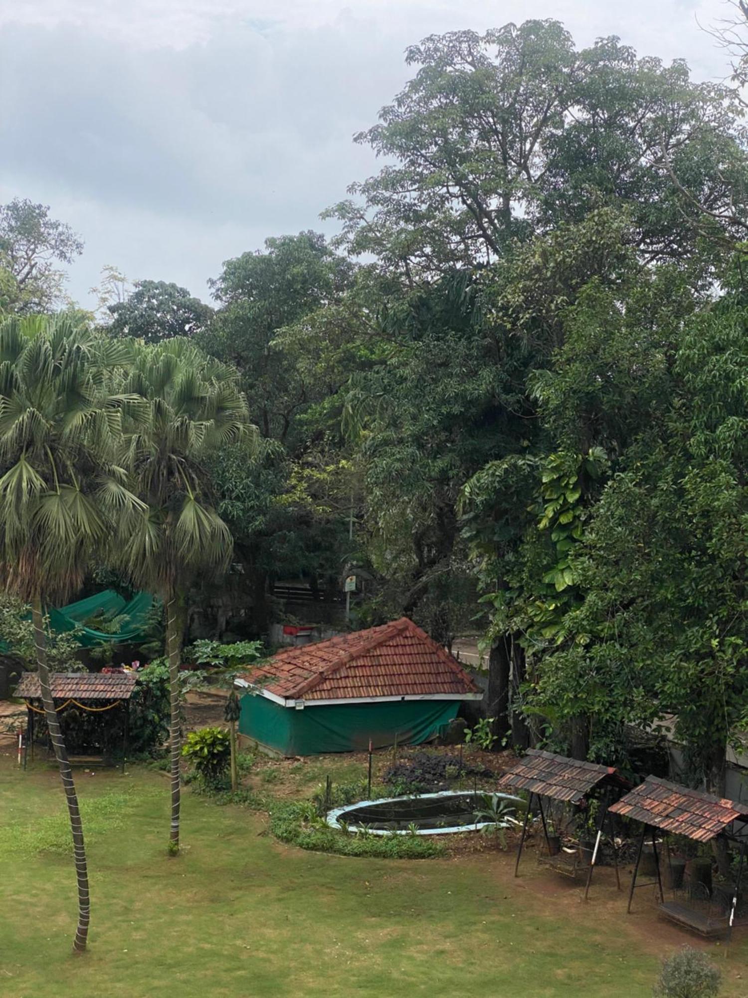Jewel Resort Lonavala Eksteriør billede