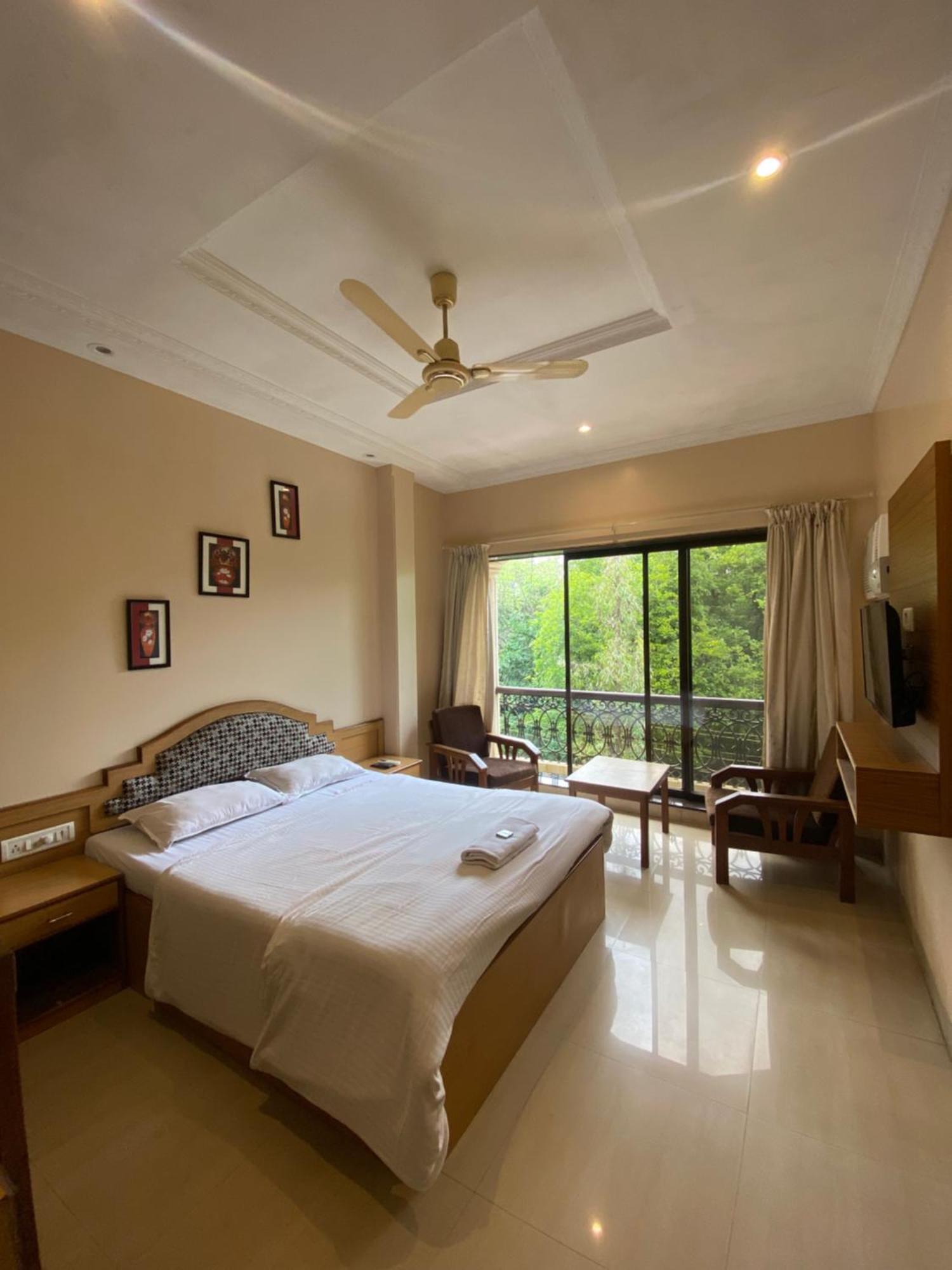Jewel Resort Lonavala Eksteriør billede